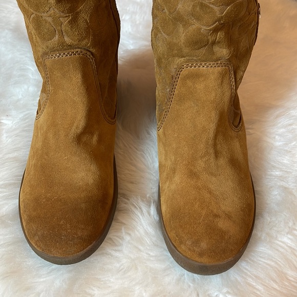 VGUC size 8 Coach Caramel Tulip Signature Suede Boots! - Picture 16 of 16